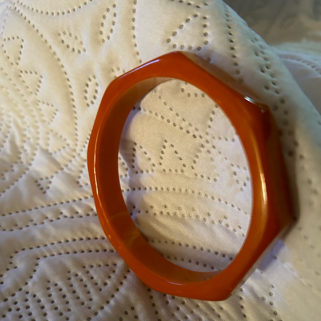 Rare Vintage Orange Bakelite Bangle 125$